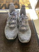 Buty Adidasa rozmiar 42EU rozmiar wkładki 26,5 cm