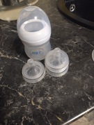 Sprzedam butelkę dwa smoczki z przepływem 1 i jeden z przepływem 2 