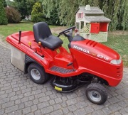 Traktorek Honda 2315 V-twin 2 cylindry 15 KM