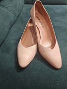 Szpilki beżowe Nina Basco 