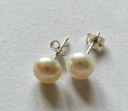 Srebrne kolczyki "sztyfciki" próby 925 z prawdziwą perłą 