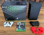 XBOX seria X 1TB SSD + 2 x PADY + FIFA24