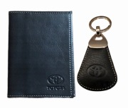 TOYOTA Brelok ze skóry i etui na Dowód Rejestracyjny.