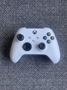 Pad Xbox Series S/X biały – bardzo dobry stan