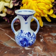 Uroczy ręcznie malowany niebieski wazonik - 10 cm - Delft Blauw