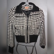 Krótka kurtka w pepitkę