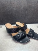 Bianco skórzane klapki na obcasie 38