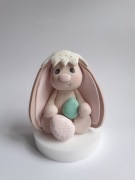 Dekoracyjne figurki na tort. Kroliczek na Wielkano