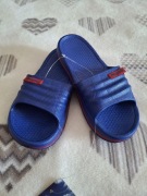 Klapki basenowe nowe, r. 32