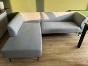 Kanapa z szezlongiem KARE jasno-szara