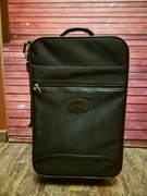 Mała czarna walizka Ricardo 52 x 32 x 17