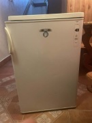 Mała lodówka Zanussi