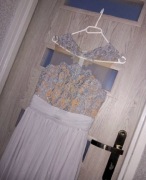 Sukienka LOU z rozcięciem 