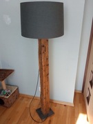 Lampa stojąca z dębowej belki ponad 100 letniej stodoły 