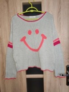 95 Szary sweterek oversize z uśmiechniętą buźką rozmiar M