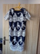 Granatowa sukienka z srebrna koronka