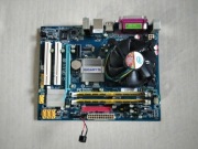 Płyta główna wraz z procesorem, chłodzeniem i kośćmi ram