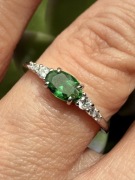 Srebrny pierścionek 925 piękne zielone oczko