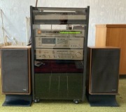 Wieża, odtwarzacz płyt winylowych, kaset, radio