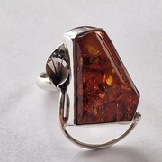 Srebrny pierścionek z bursztynem próba 925