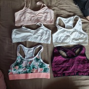 Biustonosze sportowe dla dziewczynki. 