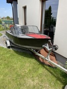 Łódź motorowa motorówka z przyczepą