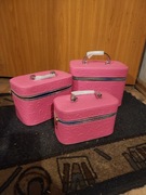 Zestaw 3 różowych kuferkow kosmetycznych 
