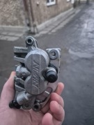 Nissin zacisk + jarzmo kawasaki kxf 250 suzuki rmz 2004-08