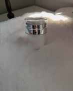 Pojemnik próżniowy na krem z pompką 