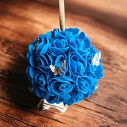 Kula ozdobna z piankowych róż