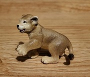 Schleich lwiątko bawiące się figurka model wycofany z 2003 r.