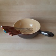 Vintage ceramiczny zestaw do fondue czekoladowego i serowego. Nowy vintage