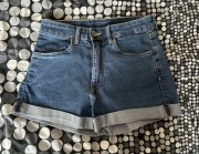 Krótkie spodenki damskie