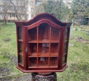 Stara witrynka wisząca 