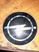 Opel Kadett E 1985r emblemat na maskę 