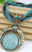 Naszyjnik z pięknym wisiorkiem 
