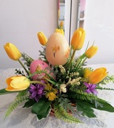 Kompozycja wiosenno wielkanocna, dekoracja stołu, stroik, jajka