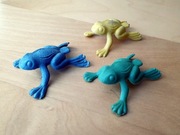 skacząca żabka żaba skaczące żabki zabawka PRL