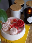 Świeca sojowa w gipsie kwiaty róże