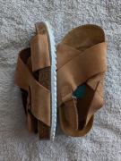 Brązowe camel eleganckie skórzane buty sandały na rzepy Zara 28