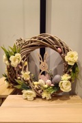 Wielkanocny wianek na drzwi 