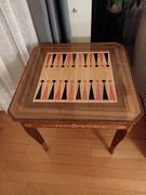 stół do ruletki,szachy ,kości,itp.