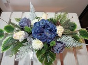 Wiązanka stroik ze sztucznych kwiatów na cmentarz  grób