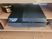Konsola PS4 + stojak + 2 pady, 3 gry po SERWISIE