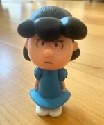McDonald's 2015 Snoopy Peanuts Movie figurka Lucy Happy Meal