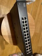 Switch Cisco SF100-24 v2 24-Port 10/100 Rack 19” – sprawny