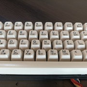 Klawisz klawiatury Commodore 64 okrągły zatrzask