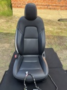 Tesla Y performance fotel kierowcy lewy