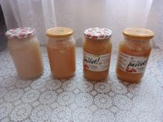 Miód lipowy z Mazur, cztery słoiki po 0,9 litra.