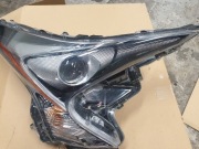 Toyota Prius IV lampa Prawa Przednia Europa Kompletna